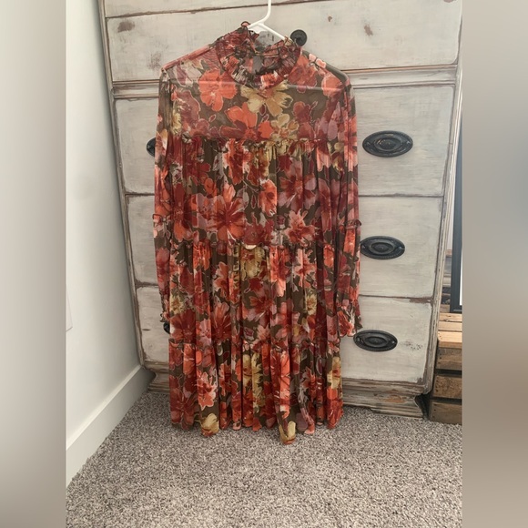 Elegant Floral Long Sleeve Dress - Picture 5 of 5